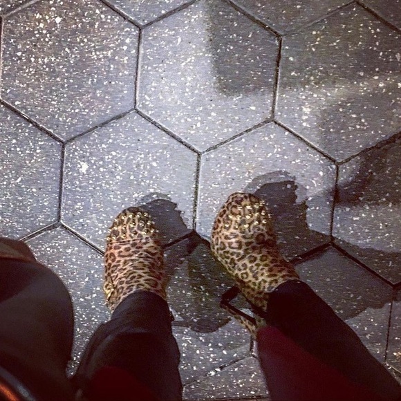 Guess Leopard/Cheetah Print Bootie Heels w/Gold Spikes - Picture 2 of 9